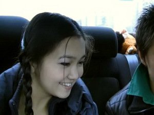 Asian girl gets banged in the car
