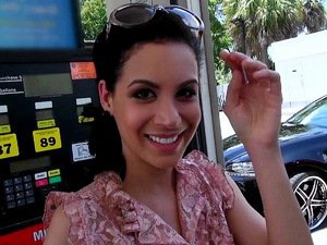 Ailek flashed her pussy at a gasstation