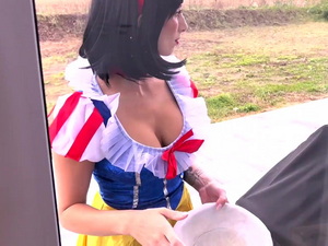Hot Snow White offers her cunny on a Halloween night